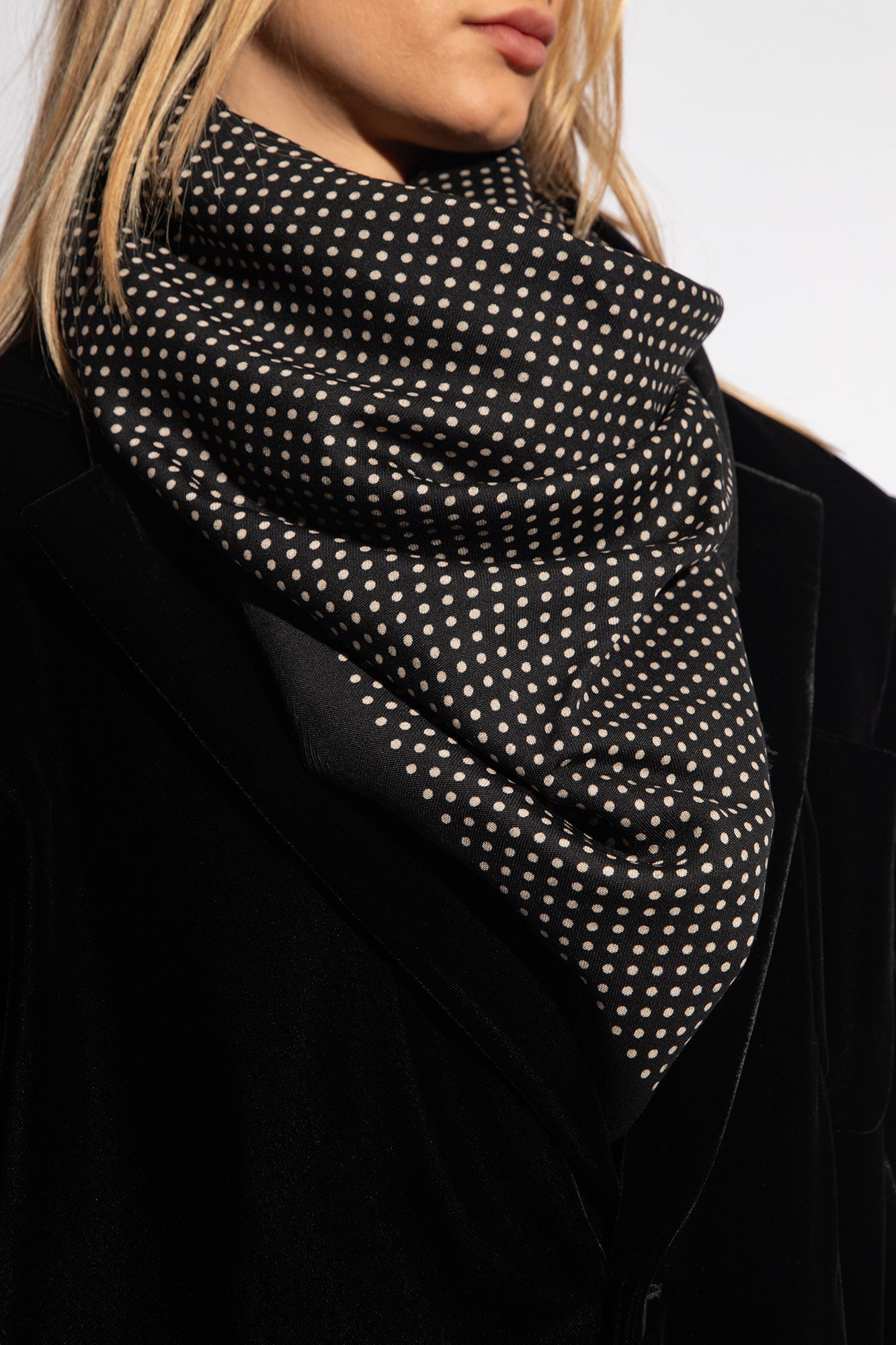 SAINT LAURENT ブラック シルクストール 楽天市場】SAINT LAURENT サンローラン ストール FOULARD 715870